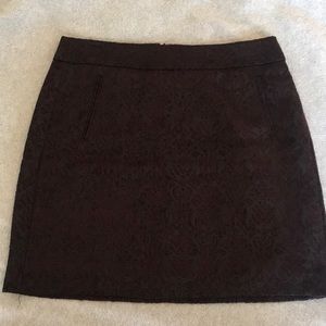 NWOT Maroon and black skirt. Loft. 6P.